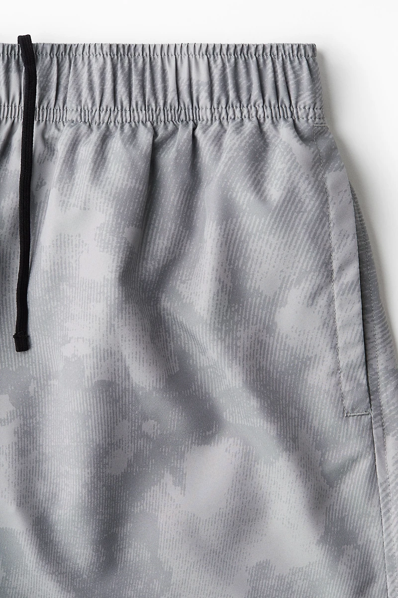 Mid-Length Sports Shorts with DryMove™