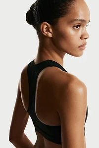 Sports Bra with Cool Handfeel DryMove™