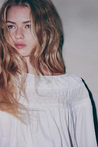 Blouse en viscose brodée