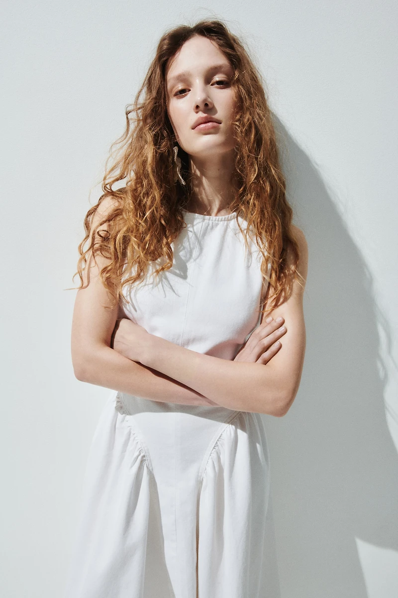 Robe en denim avec dos ouvert