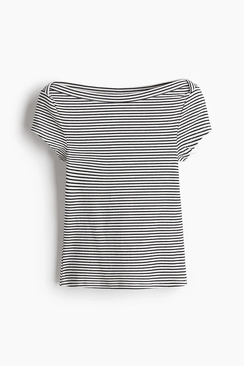 Haut côtelé avec encolure bateau