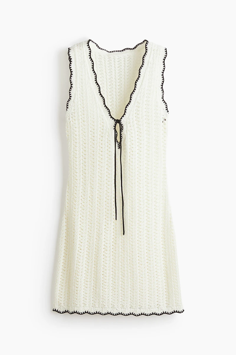 Robe de plage en tricot pointelle