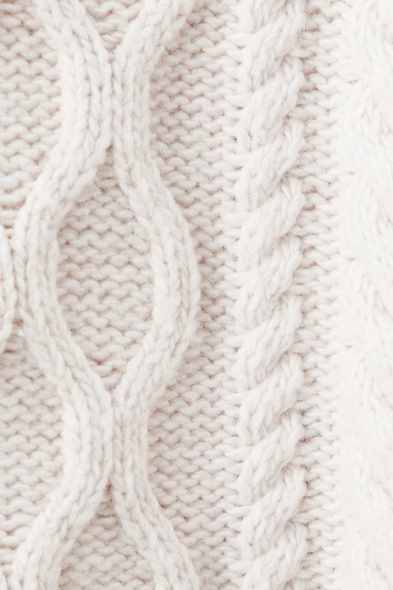 Chandail en tricot torsadé de laine mélangée