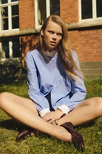 Blouse à col volant