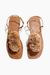 Sandales à brides fines avec appliqués