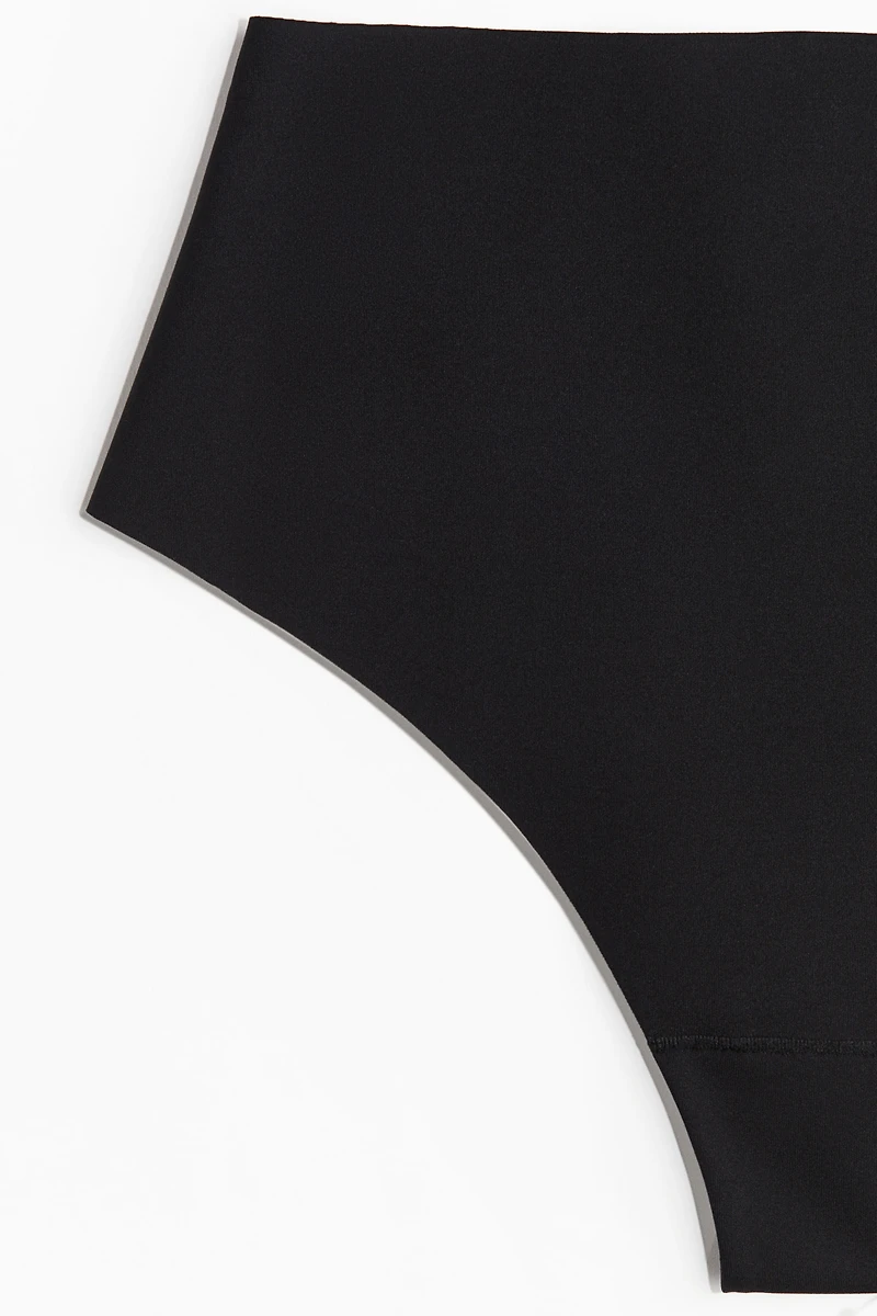 Medium Shape Brazilian Briefs