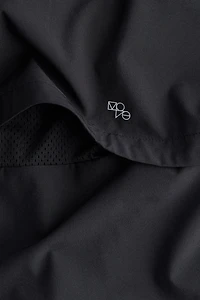 Running Anorak with DryMove™