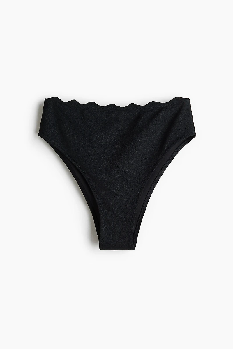 Culotte de bikini audacieuse échancrée