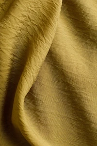 Robe à dos nu et jupe évasée