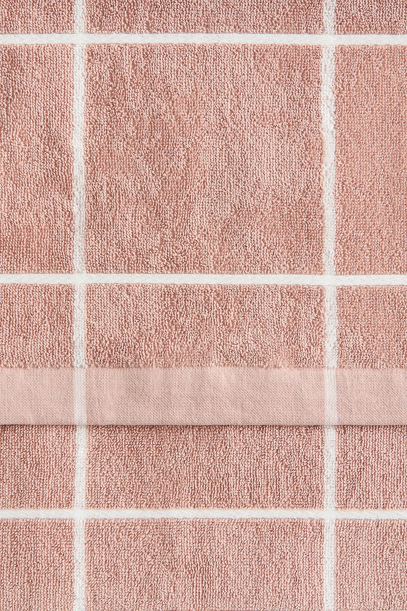 Grid-patterned bath towel