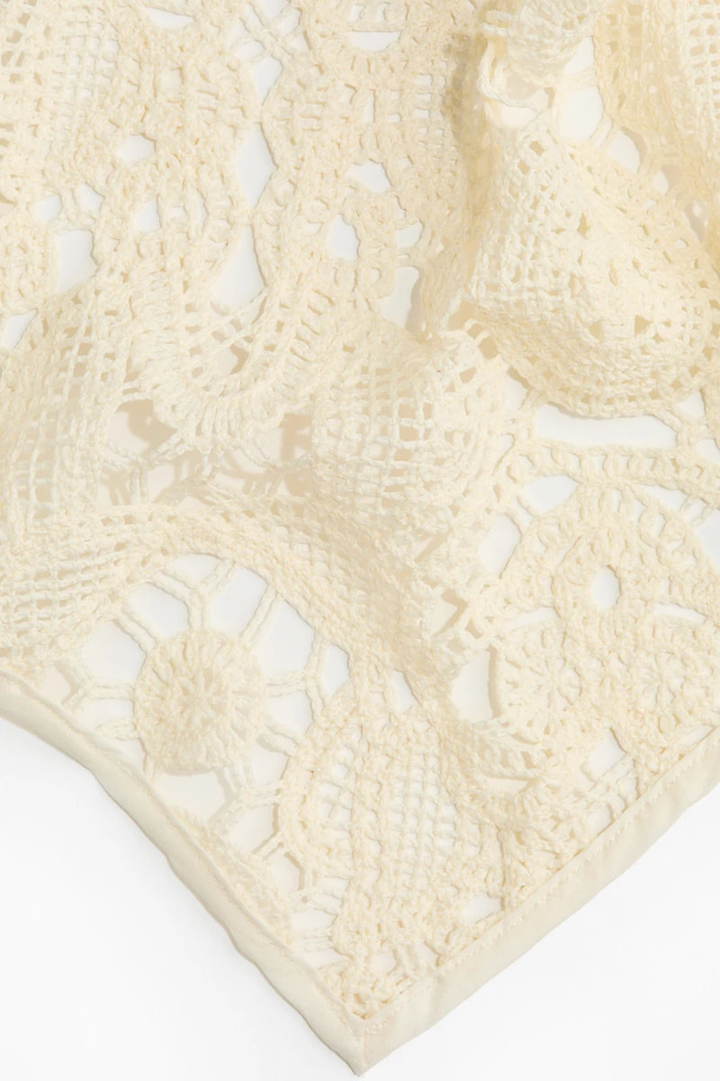 Foulard de tête à l’aspect crochet