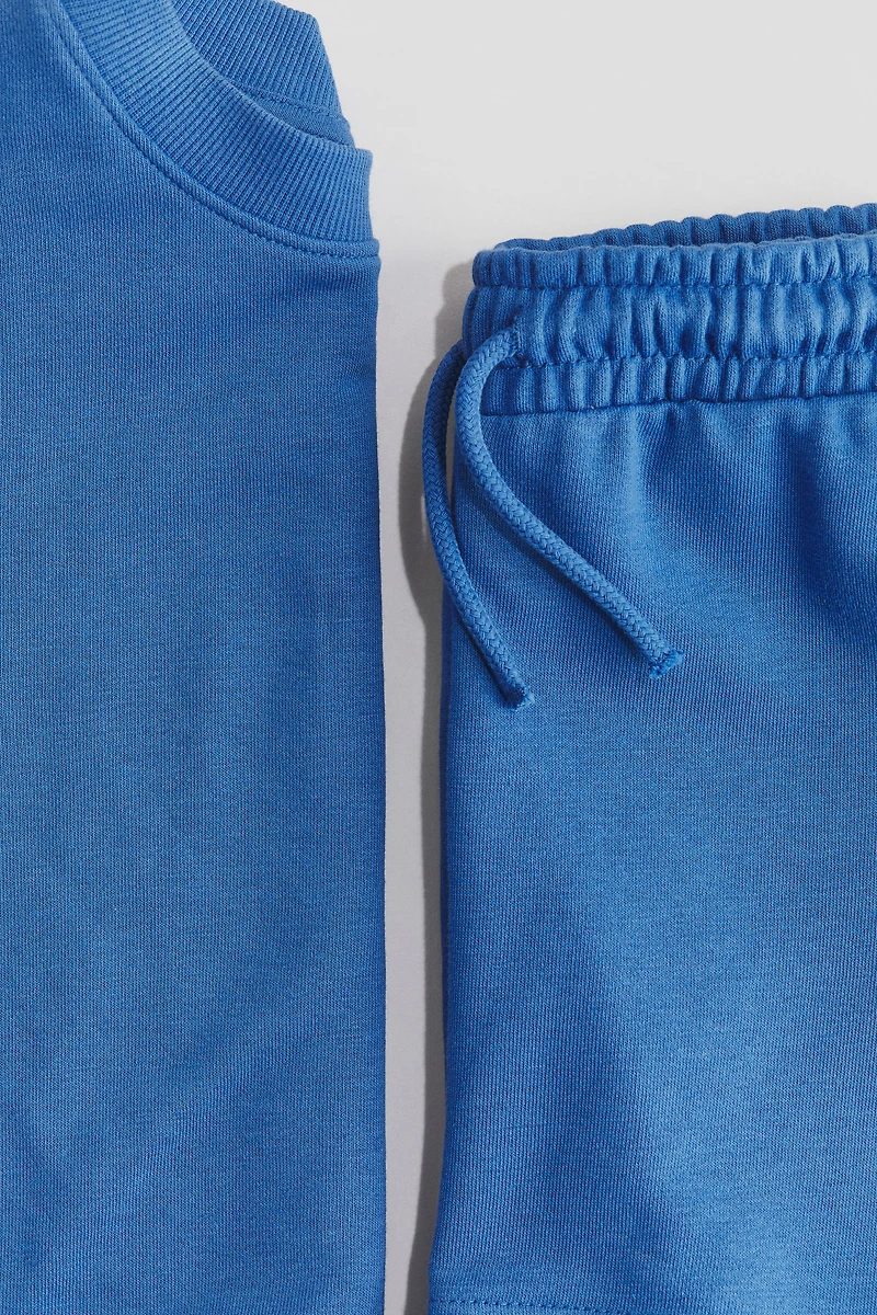 2-Piece Sweatshirt and Sweatshorts Set