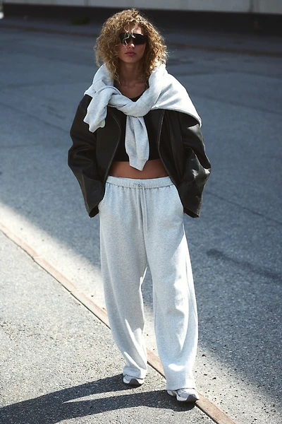 Sports Sweatpants with DryMove™