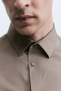 Chemise extensible près du corps