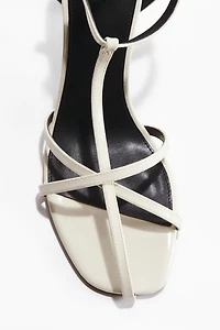 Sandales à talon avec brides fines