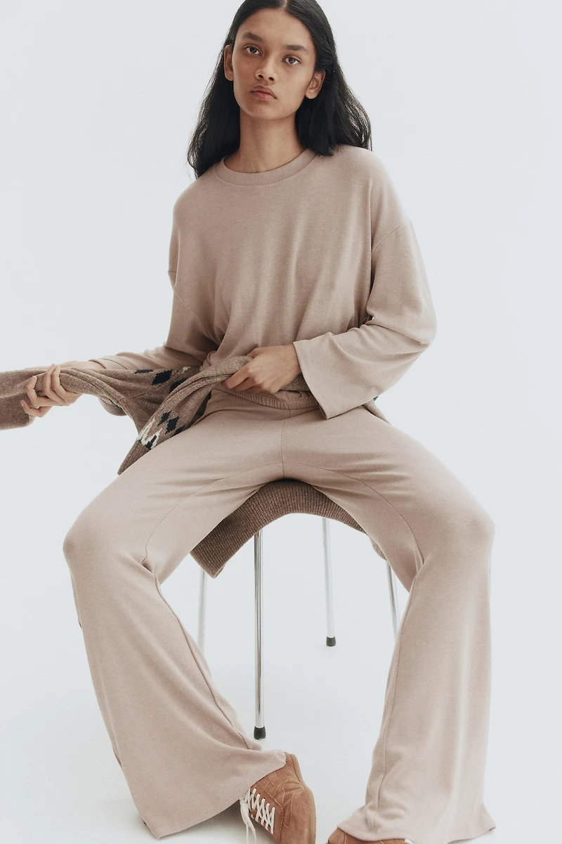 Flared fine-knit trousers