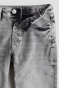 Relaxed Tapered Fit Jeans