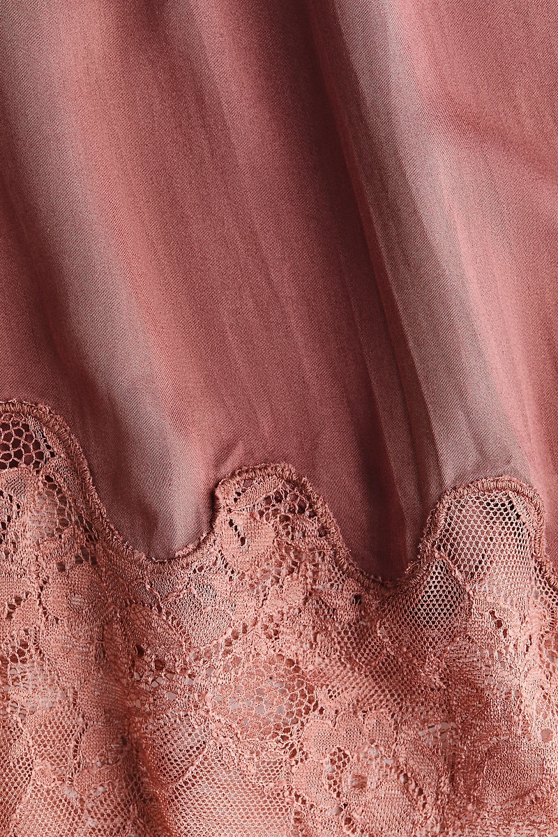 Pantalon de pyjama en satin avec dentelle