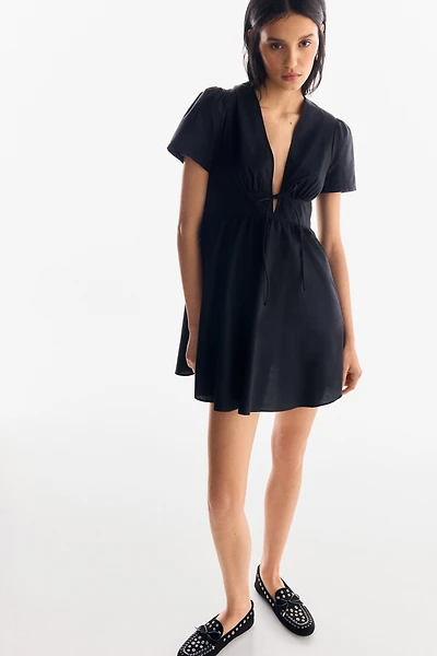 Robe en popeline de coton à encolure V