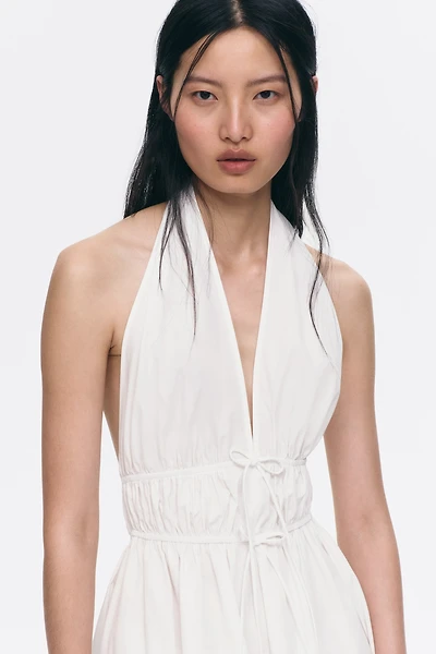Robe dos nu avec cordons de serrage