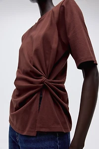 T-shirt avec détail torsadé