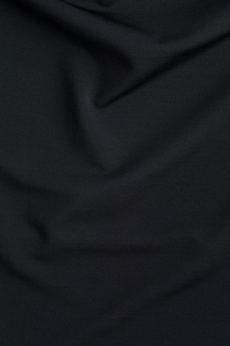 Haut à encolure bénitier