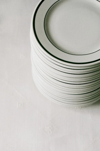 2-Pack Porcelain Medium-Sized Plates