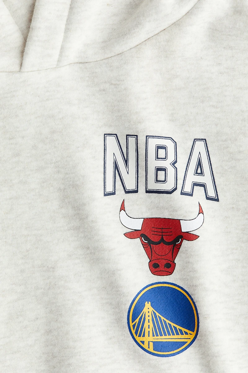 Chandail à capuchon imprimé