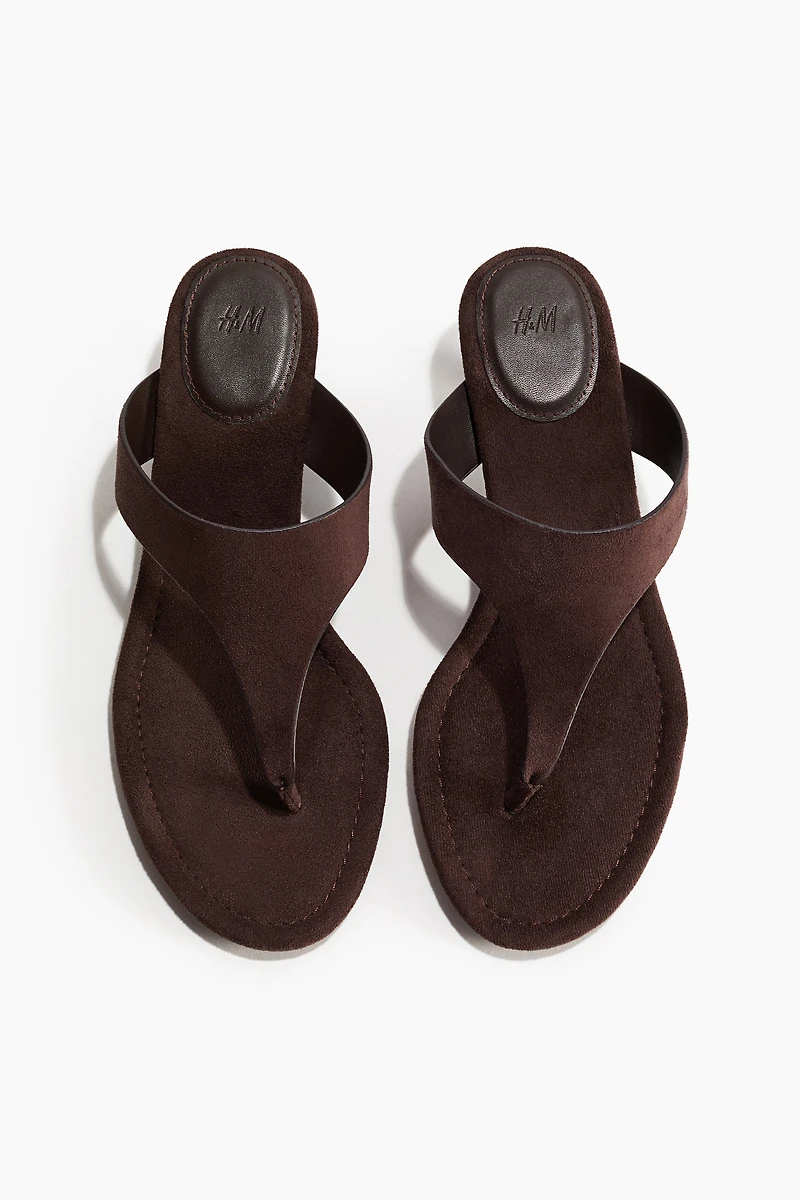 Sandales à petit talon