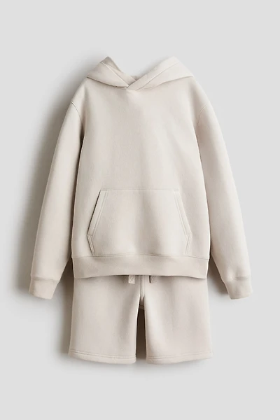 Ensemble 2 pièces avec kangourou et short