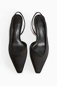 Escarpins à bride arrière en satin