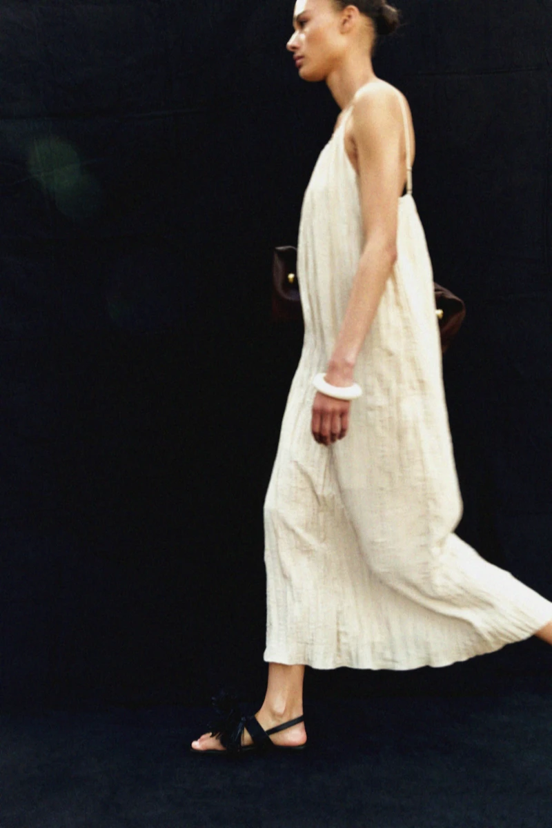 Robe froissée à bretelles fines