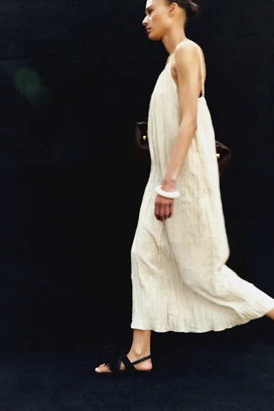 Robe froissée à bretelles fines