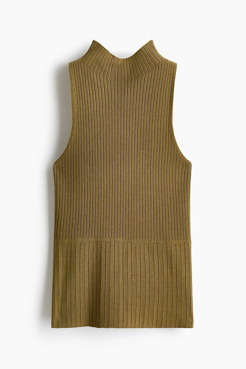 Haut en tricot côtelé avec col cheminée