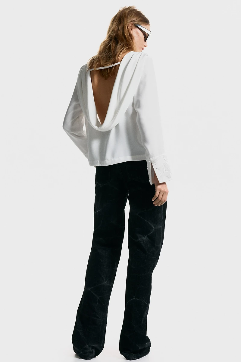 Blouse à dos bénitier avec perles de fantaisie