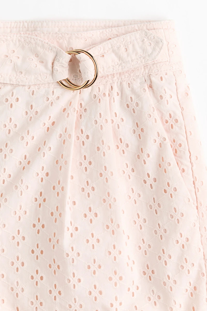 Short en coton avec broderie anglaise