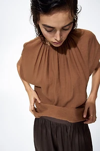 Blouse ample froncée