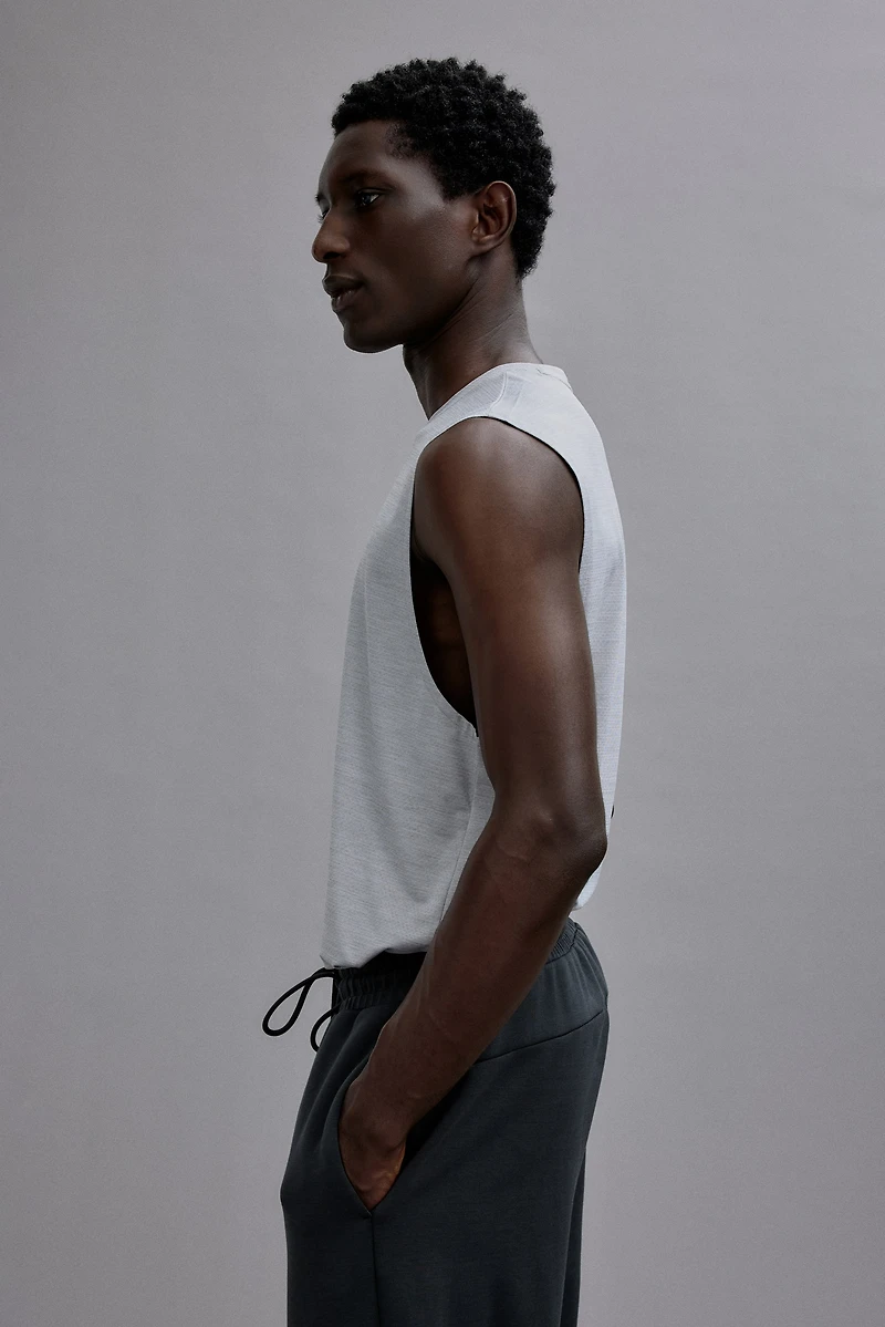 Débardeur de sport classique DryMove🅪