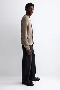 Chandail classique en tricot côtelé