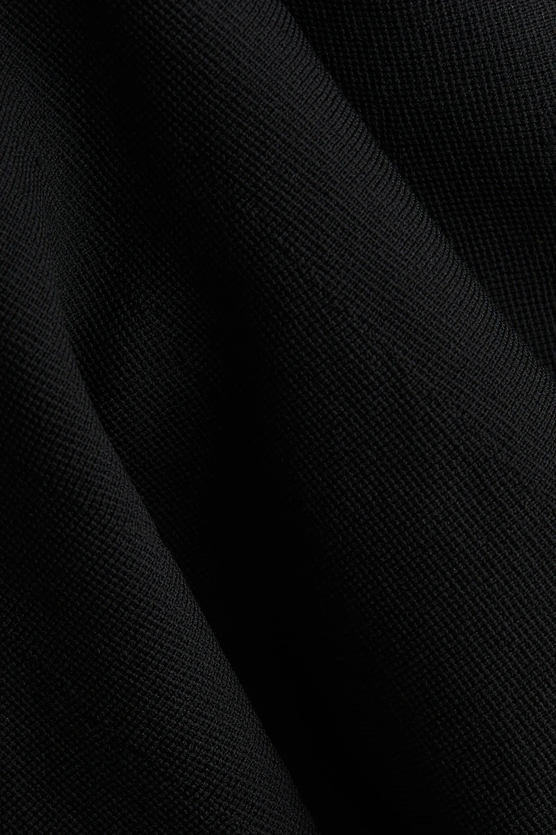 Haut péplum à épaules dénudées