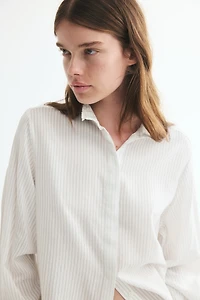 Chemise à col droit avec bords plissés