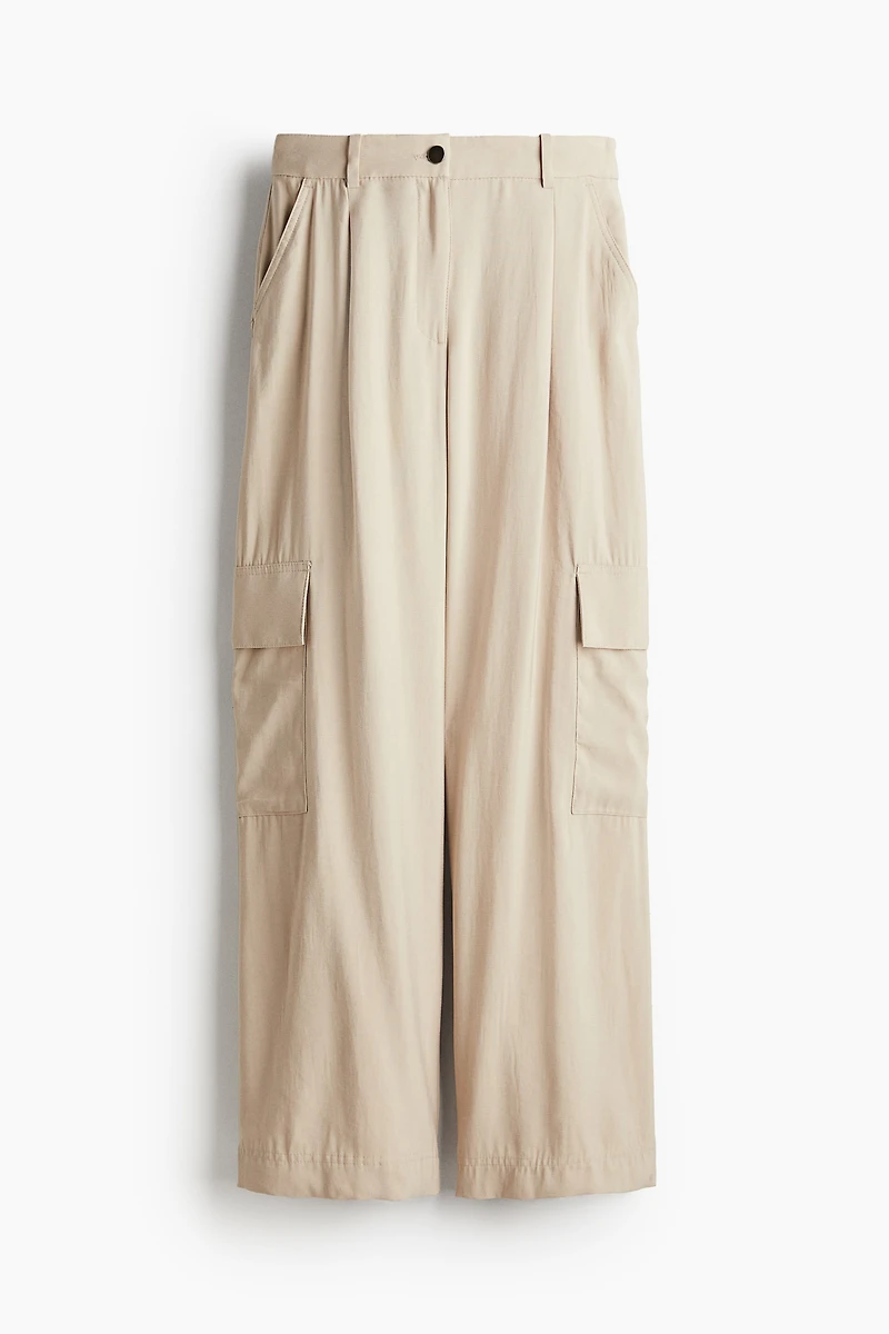 Wide-Leg Cargo Pants