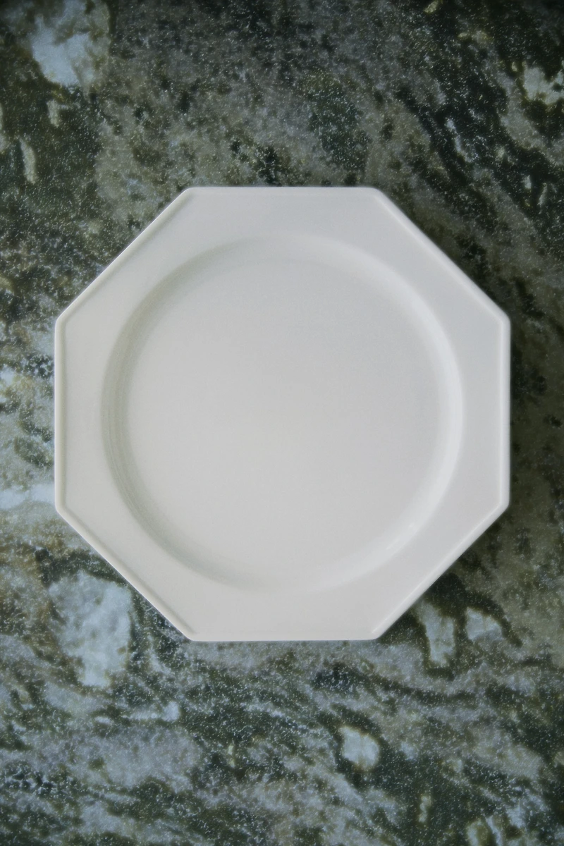 Grande assiette en porcelaine