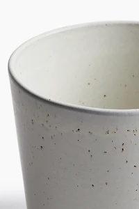 Pot de fleurs avec soucoupe