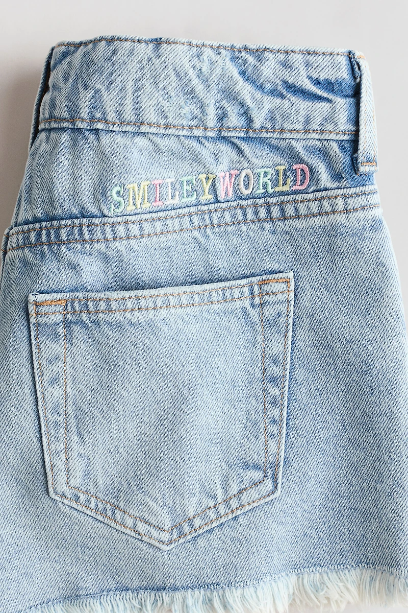 Short en denim avec détails brodés
