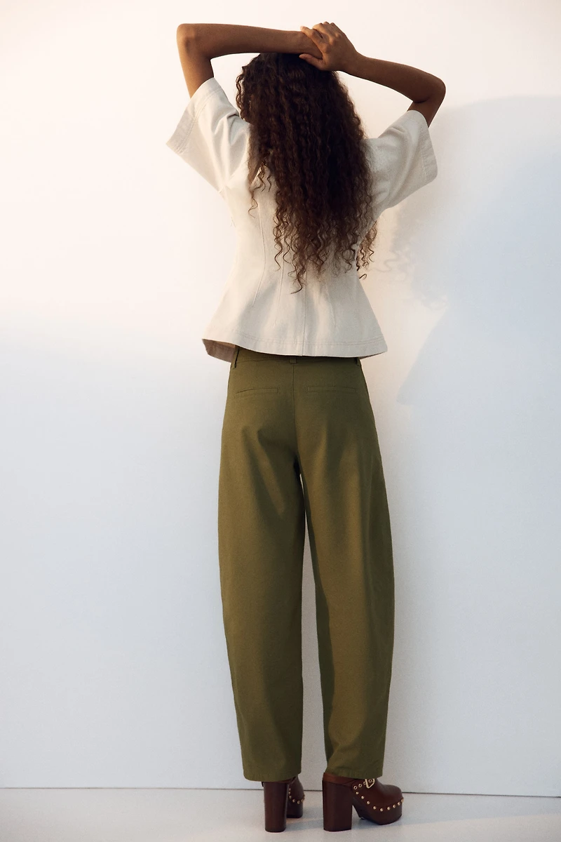 Barrel-Leg Cargo Pants