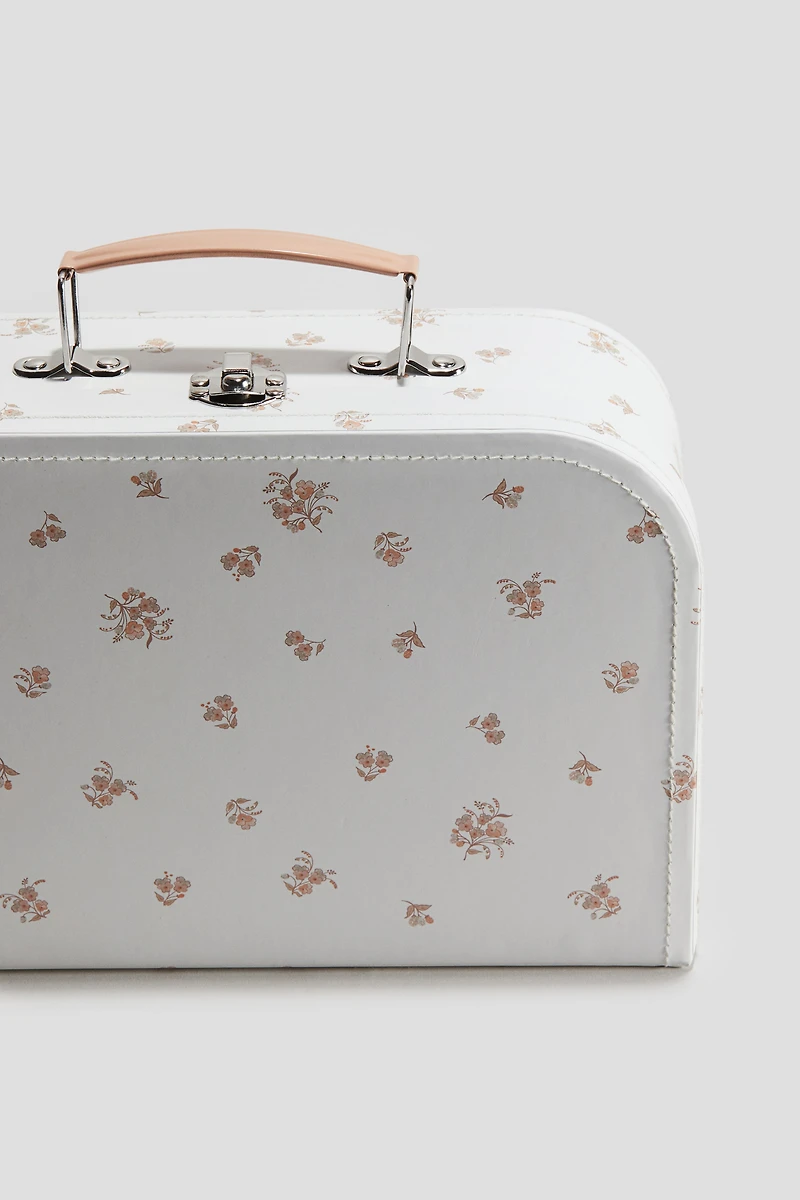 Valise en carton