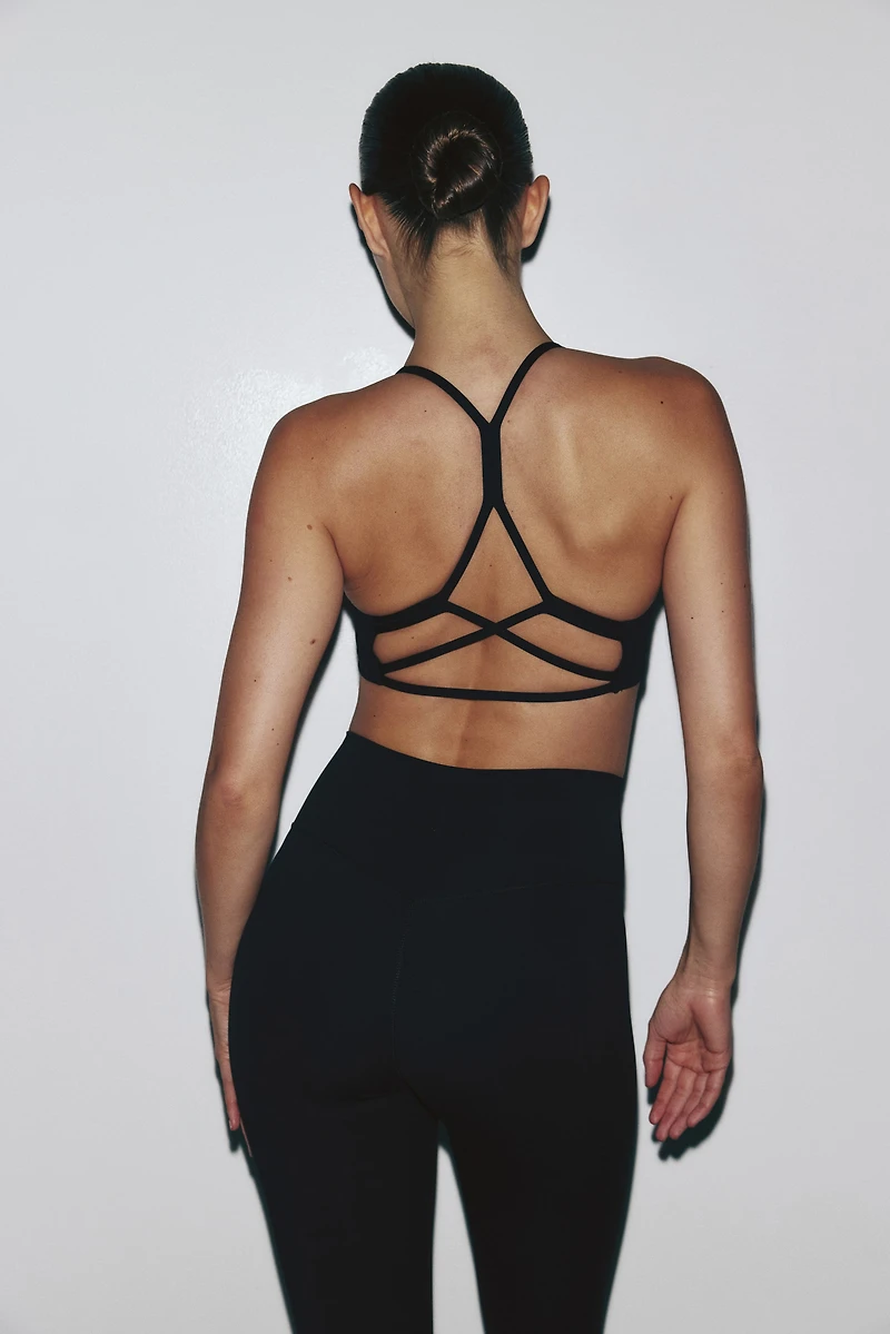 Medium-Support Sports Bra with SculptMove™