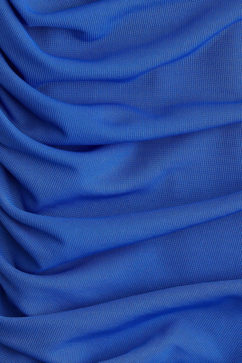 Robe asymétrique à effet drapé