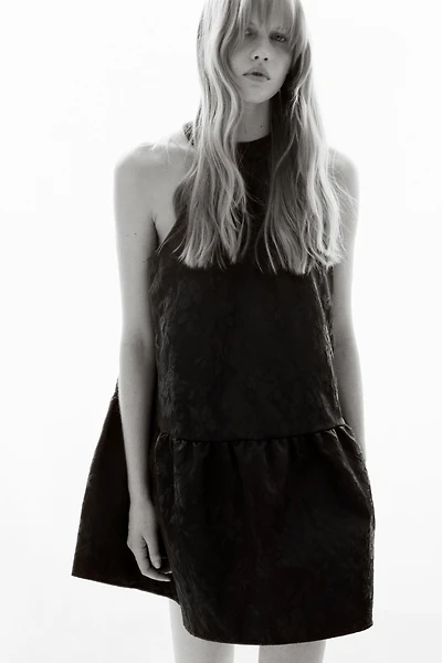 Robe en tissu jacquard